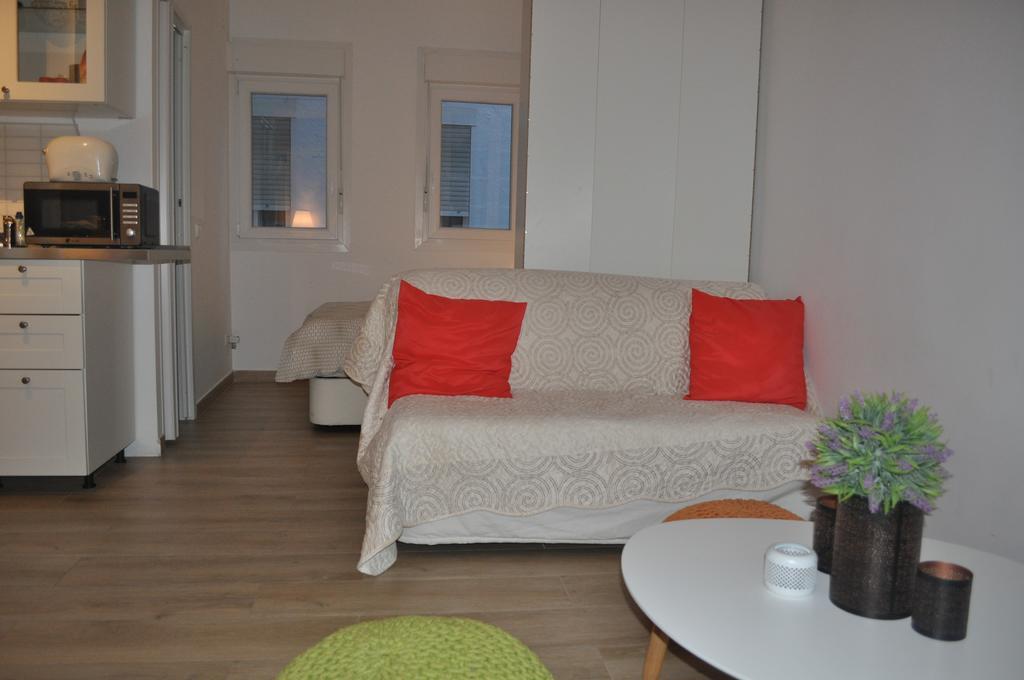 Ronda De Segovia Apartment Madrid Bagian luar foto