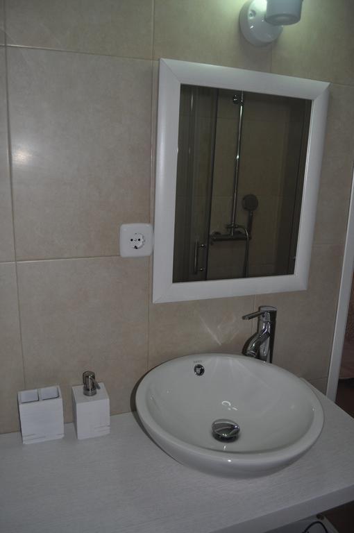 Ronda De Segovia Apartment Madrid Bagian luar foto