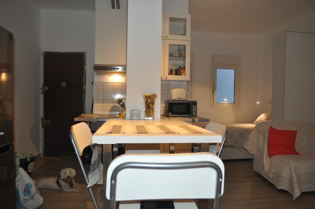 Ronda De Segovia Apartment Madrid Bagian luar foto