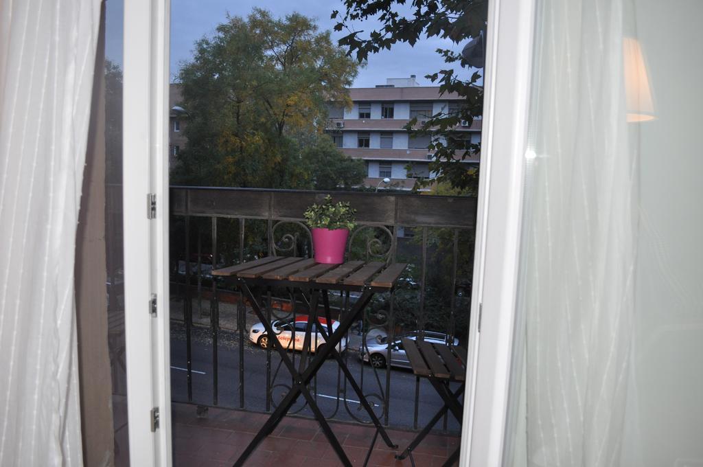 Ronda De Segovia Apartment Madrid Bagian luar foto